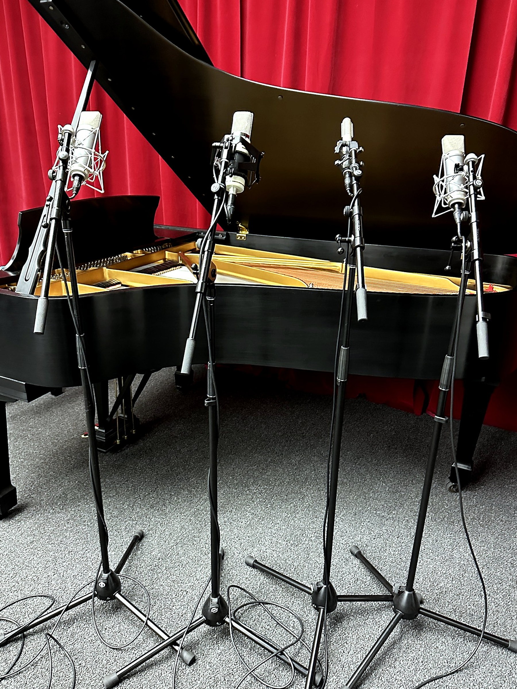 Close microphone array positioned over a grand piano